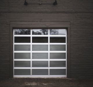 Pourquoi installer les portes de garage industrielles